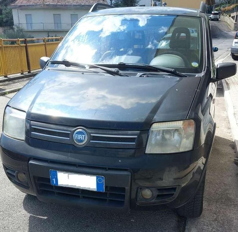 Usata Fiat Panda 4x4 69 CV (50 kW) 2006 Nero Utilitaria