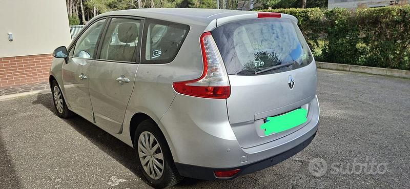 Usata Renault Grand Scénic III 110 CV (80 kW) 2014 Grigio Monovolume