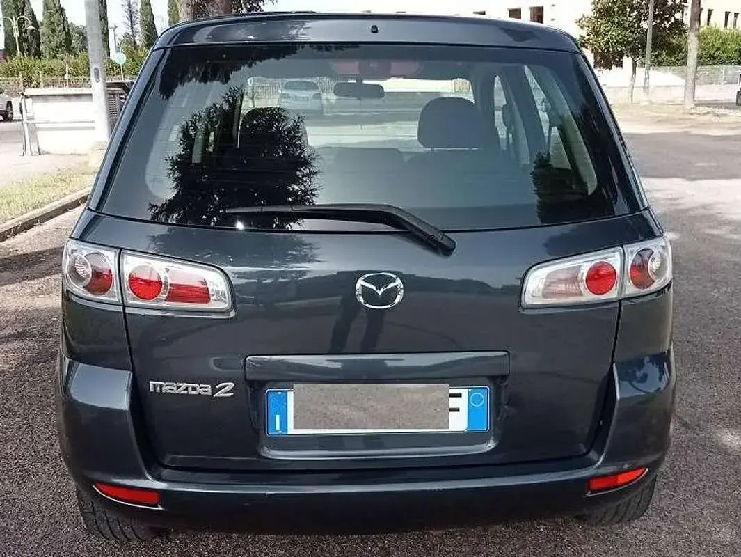 Usata Mazda 2 Active 75 CV (55 kW) 2006 Grigio Utilitaria