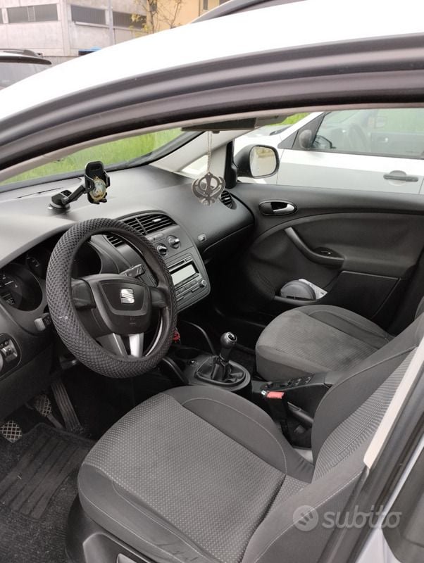 Usata Seat Altea 85 CV (62 kW) 2010 Grigio Monovolume