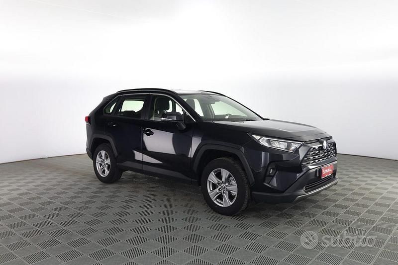 Usata Toyota RAV4 Hybrid Active 218 CV (160 kW) 2022 Nero SUV