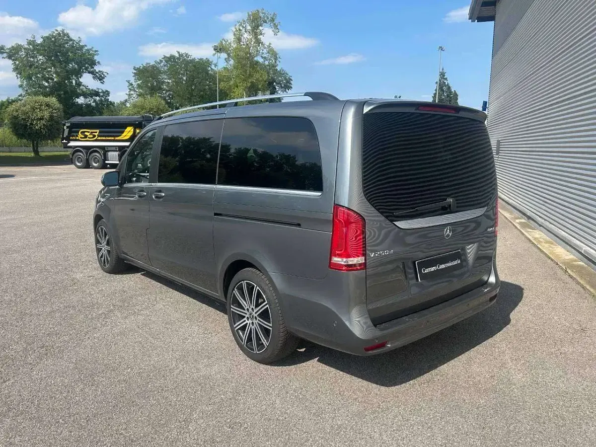 Usata Mercedes V250 Premium 190 CV (139 kW) 2021 Grigio Monovolume