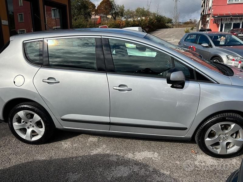 Usata Peugeot 3008 Active 115 CV (84 kW) 2013 Grigio Station wagon