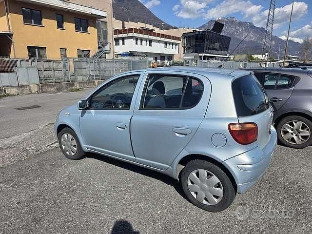 Usata Toyota Yaris Sol 65 CV (47 kW) 2005 Other Berlina
