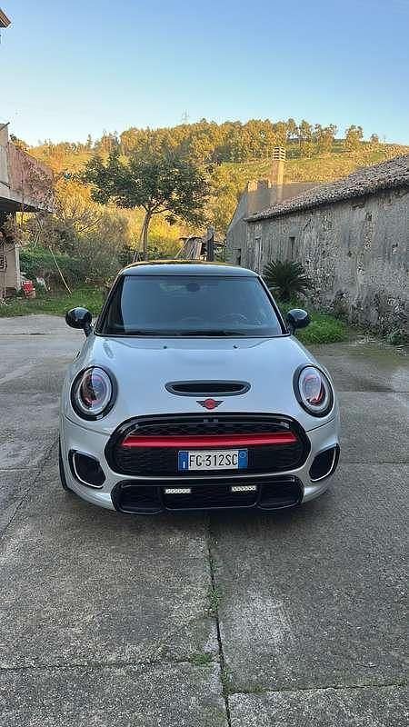 Usata 2016 Mini Cooper SD Hype Utilitaria | 14.000 € (Buon prezzo) - Immagine 1/4