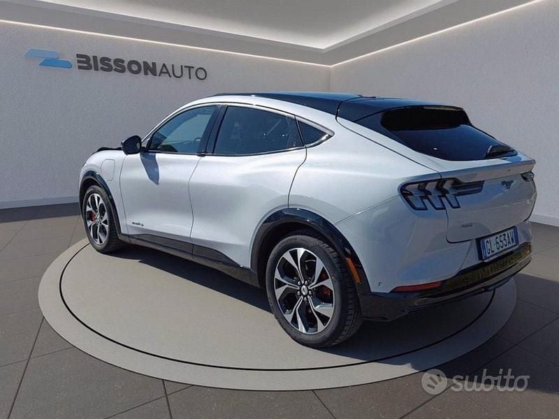 Usata Ford Mustang Mach-E Standard Range 197 kW (269 CV) 2022 Bianco SUV