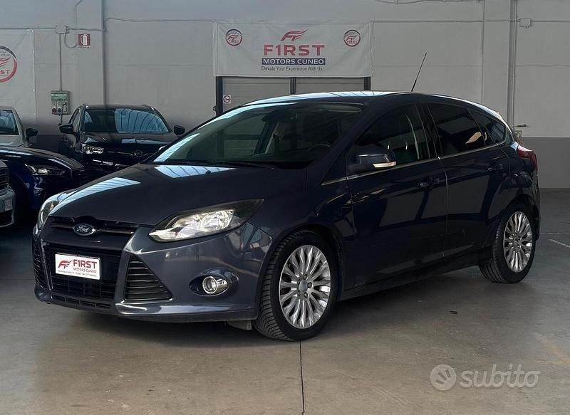 Usata Ford Focus Titanium 115 CV (84 kW) 2012 Blu Utilitaria