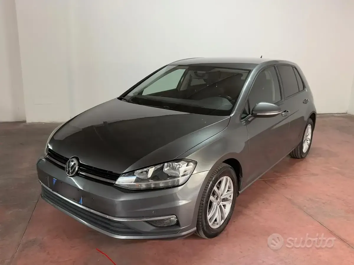 Usata VW Golf VII Sport 116 CV (85 kW) 2018 Grigio Berlina