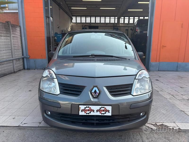 Usata Renault Modus 75 CV (55 kW) 2007 Grigio Monovolume