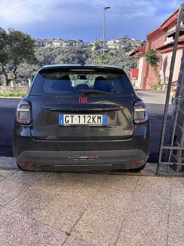 Usata Fiat 600 Red 61 kW (84 CV) 2024 Nero SUV