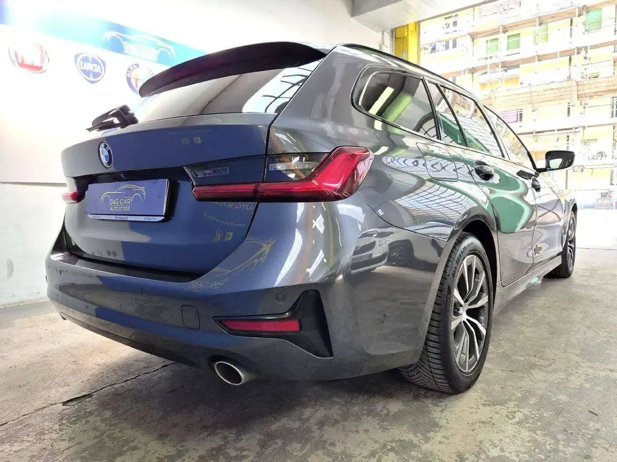 Usata BMW 318 Sport Line 150 CV (110 kW) 2021 Grigio Station wagon