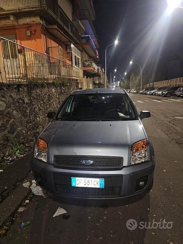 Usata Ford Fusion 2006 Blu Utilitaria