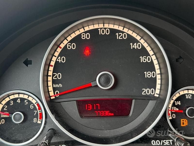 Usata VW up! Highline 75 CV (55 kW) 2013 Bianco Utilitaria