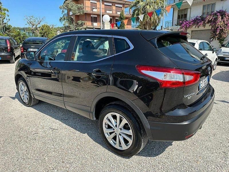 Usata Nissan Qashqai Acenta Premium 110 CV (80 kW) 2014 Nero SUV