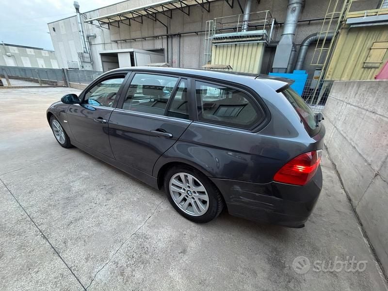 Usata BMW 320 M Sport 163 CV (119 kW) 2005 Grigio Station wagon