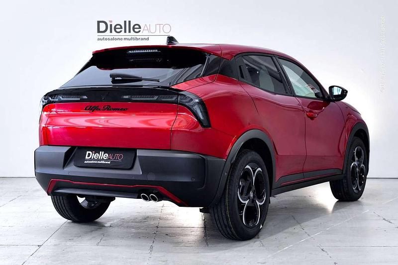 Nuova Alfa Romeo GT Junior Edizione Speciale 145 CV (106 kW) 2025 Rosso brera metallizzato SUV