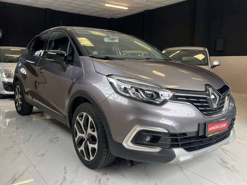 Grigio Usata 2020 Renault Captur SUV | 11.900 € (Ottimo prezzo) - Immagine 1/4