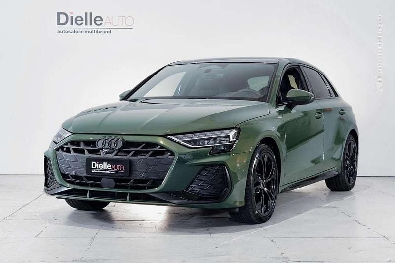 Nuova Audi A3 S-Line 150 CV (110 kW) 2025 Verde distretto metallizzato Coupé