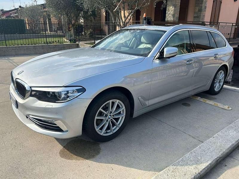 Usata BMW 520 Luxury Line 190 CV (139 kW) 2018 Argento Station wagon