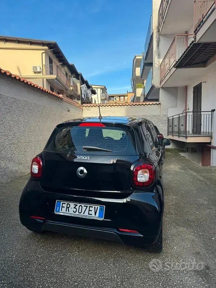 Usata Smart ForFour 71 CV (52 kW) 2018 Nero Utilitaria