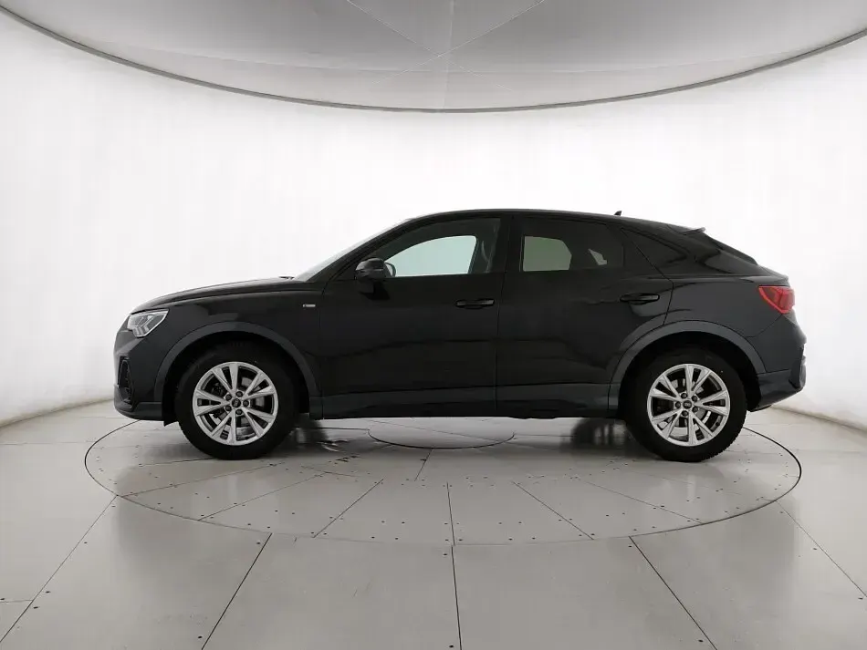 Begagnad Audi Q3 Sportback Ambiente 150 HK (110 kW) 2025 Svart SUV