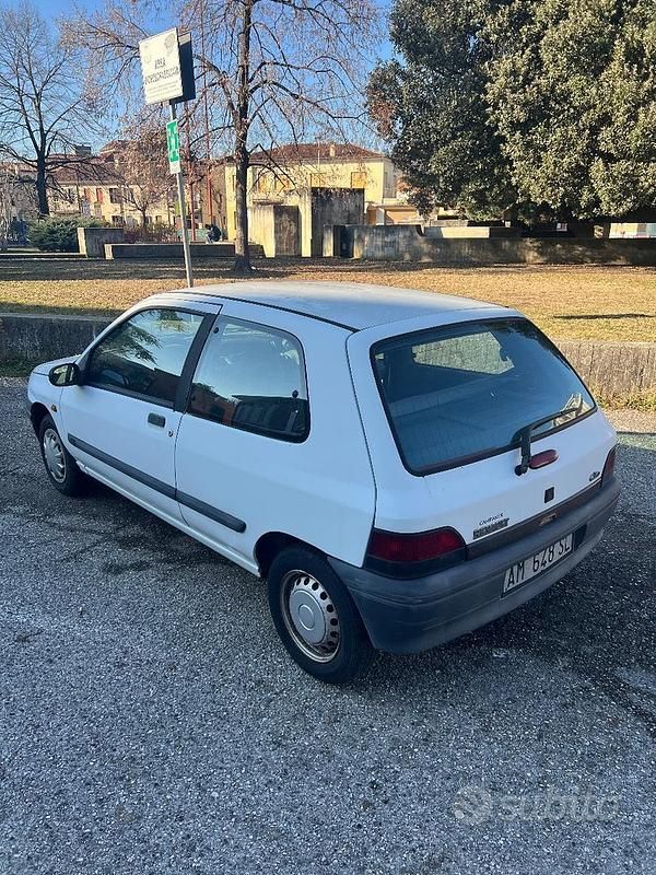 Usata Renault Clio 1996 Bianco Utilitaria