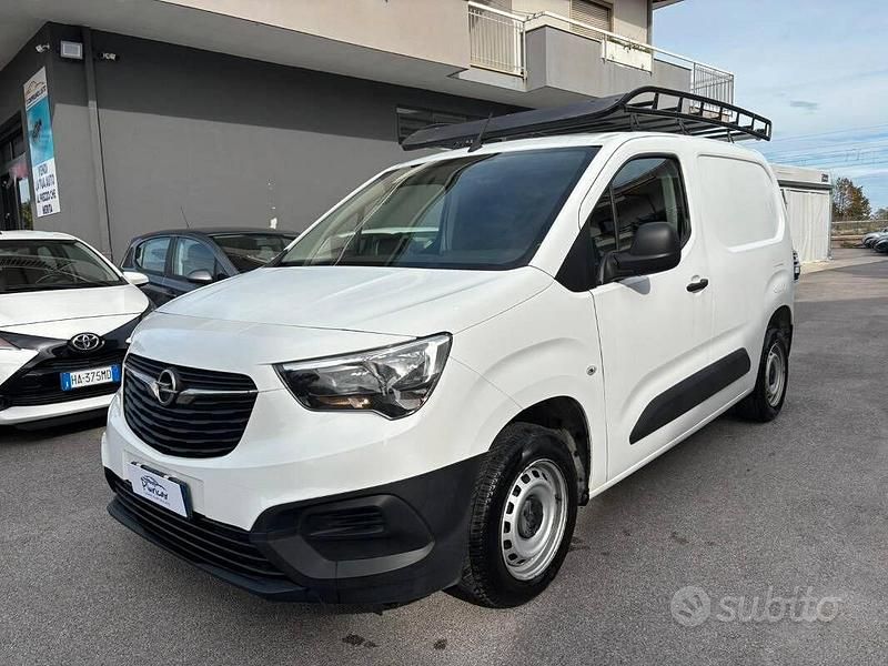 Bianco Usata 2021 Opel Combo Essentia Monovolume | 9900 € (Ottimo prezzo) - Immagine 1/4