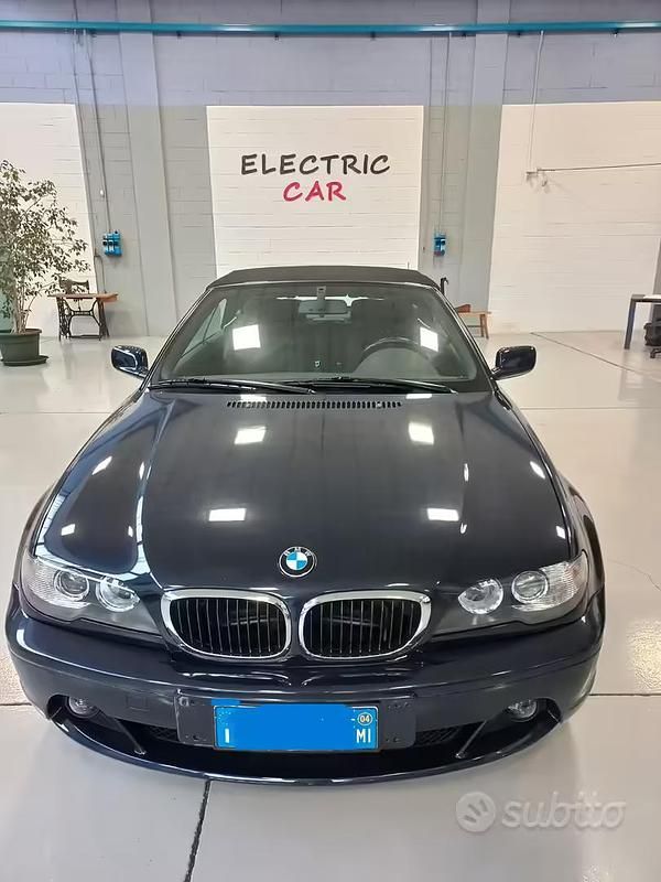 Usata BMW 318 Cabriolet 143 CV (105 kW) 2004 Blu Cabrio