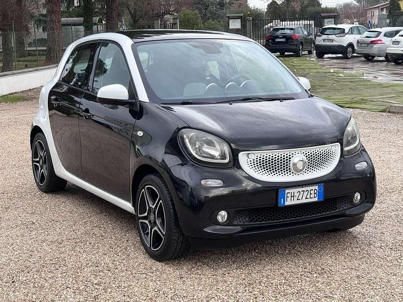 Usata Smart ForFour Passion 71 CV (52 kW) 2017 Nero Utilitaria