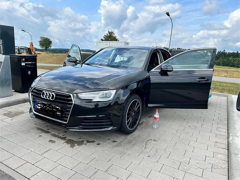 Nero Usata 2016 Audi A4 Tre volumi | 12.000 € (Buon prezzo) - Immagine 1/4
