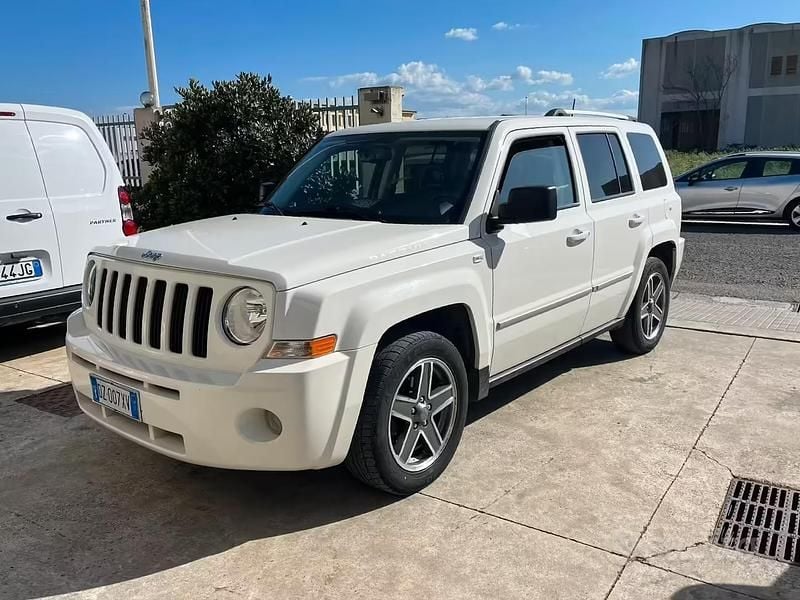 Usado Jeep Patriot Limited 140 CV (102 kW) 2010 Blanco SUV