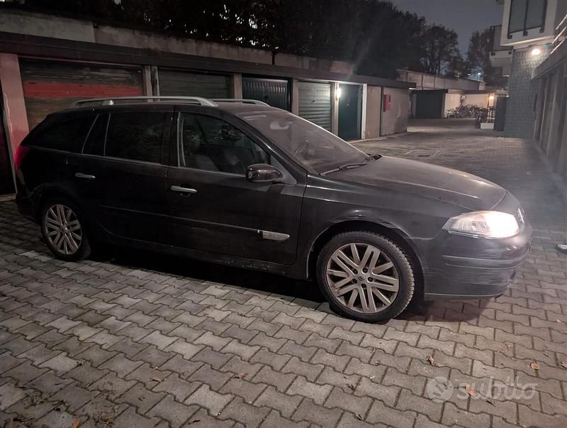Usata Renault Laguna II 130 CV (95 kW) 2006 Nero Station wagon