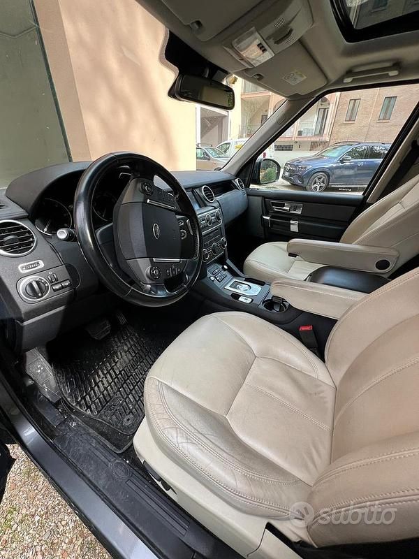 Usata Land Rover Discovery 4 HSE 245 CV (180 kW) 2015 Grigio SUV