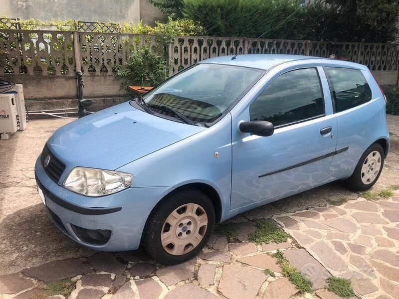 Blu Usata 2006 Fiat Punto Due volumi | 1800 € (Ottimo prezzo) - Immagine 1/4