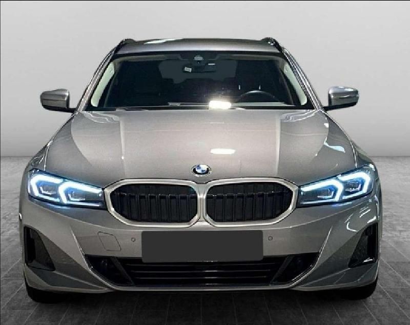 Usata BMW 320 190 CV (139 kW) 2023 Skycraper grey Station wagon