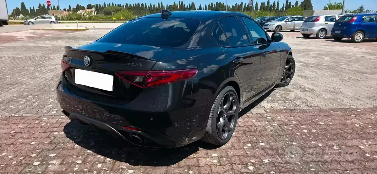 Usata Alfa Romeo Giulia Estrema 211 CV (155 kW) 2023 Nero Berlina