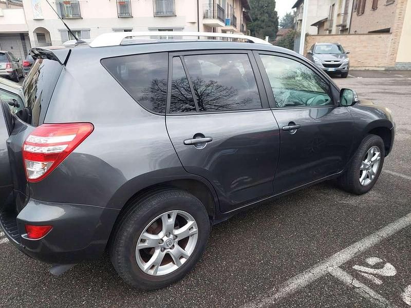 Second-hand Toyota RAV4 Luxury 150 CP (110 kW) 2009 Maro SUV