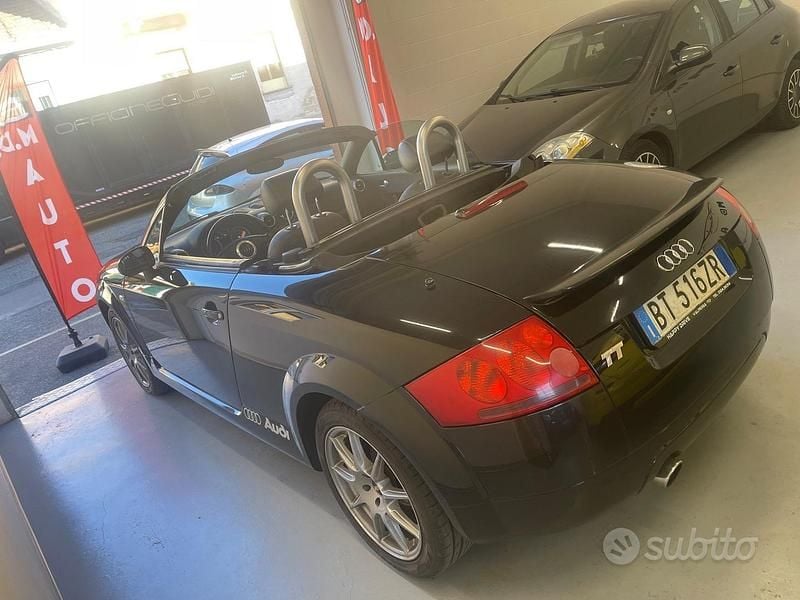 Usata Audi TT Roadster 179 CV (131 kW) 2001 Nero Cabrio