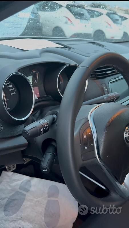 Usata Alfa Romeo Giulietta 120 CV (88 kW) 2019 Bianco Berlina