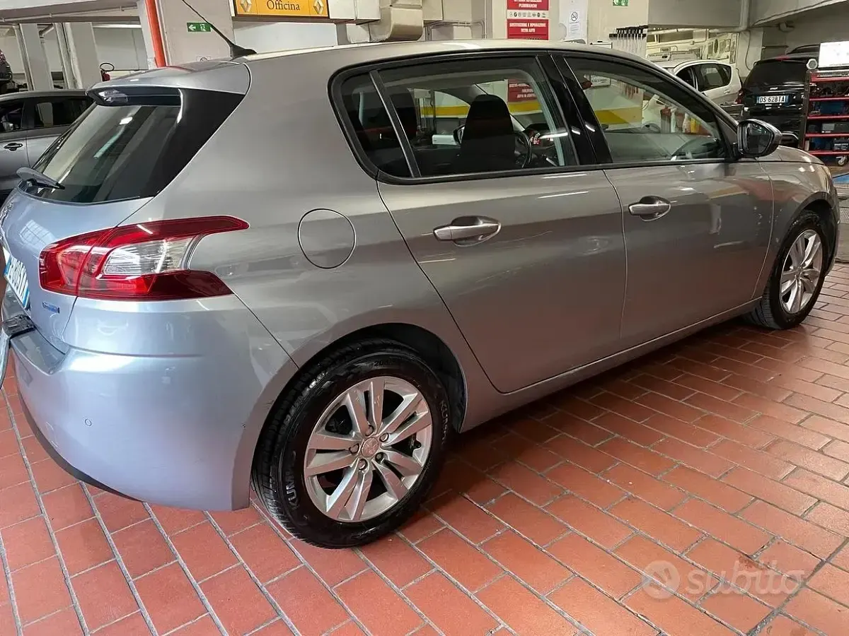Usata Peugeot 308 Business-Line 120 CV (88 kW) 2016 Grigio Berlina