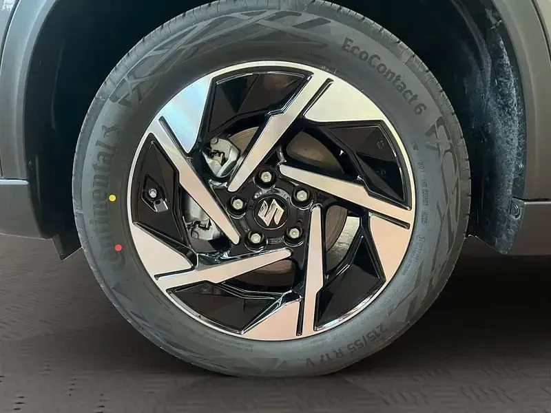 Nuova Suzuki Vitara 110 CV (80 kW) 2025 Grigio scuro SUV