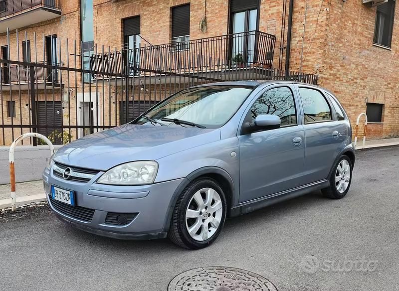 Occasion Opel Corsa 80 ch (58 kW) 2006 Gris Citadine