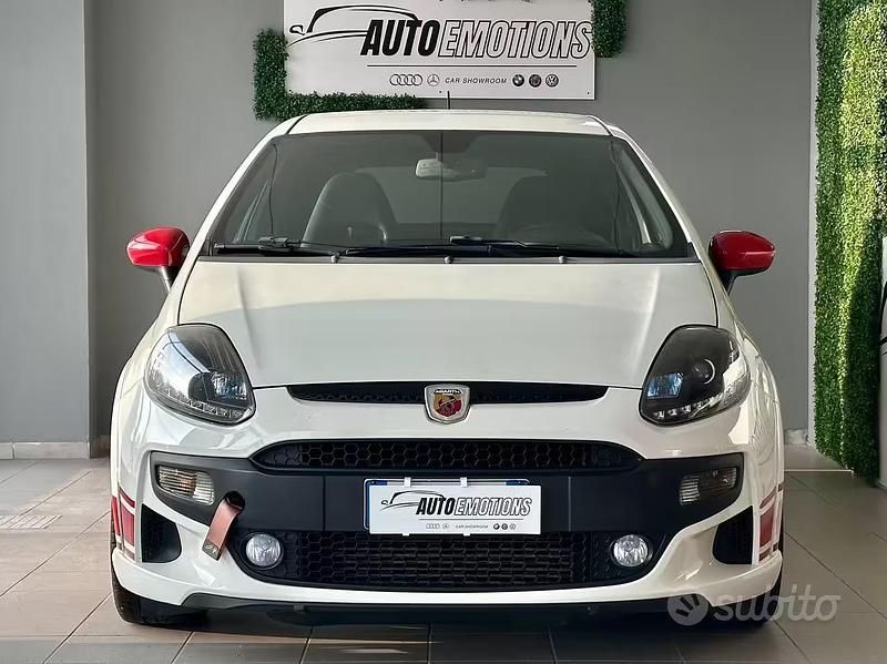 Usata Abarth Grande Punto 165 CV (121 kW) 2010 Bianco Utilitaria