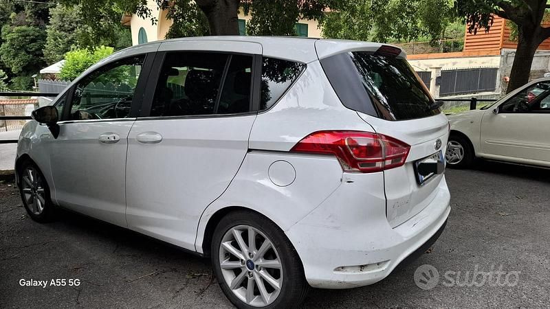 Usata Ford B-MAX Business Edition 101 CV (74 kW) 2015 Bianco Monovolume