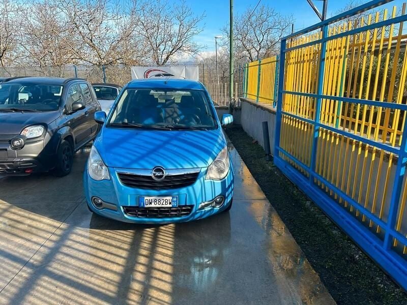 Usata Opel Agila Enjoy 65 CV (47 kW) 2009 Blu Utilitaria