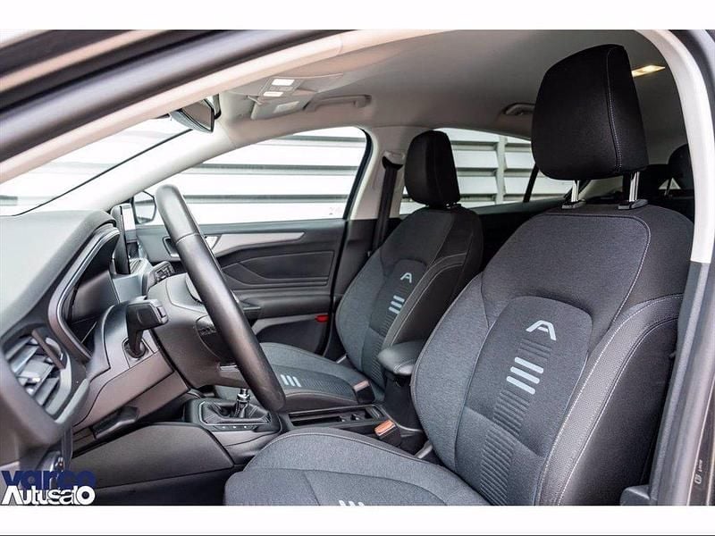 Usata Ford Focus Active 125 CV (91 kW) 2022 Grigio Berlina