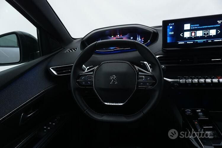 Usata Peugeot 5008 Allure 131 CV (96 kW) 2023 Gray SUV