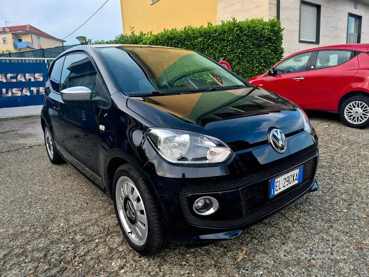 Begagnad VW up! 75 HK (55 kW) 2015 Svart Halvkombi