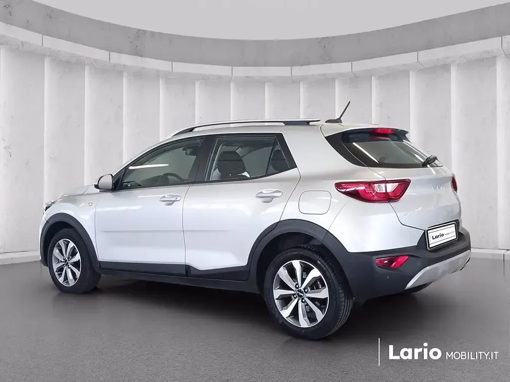 Usata Kia Stonic Urban 101 CV (74 kW) 2023 Grigio metallizzato SUV