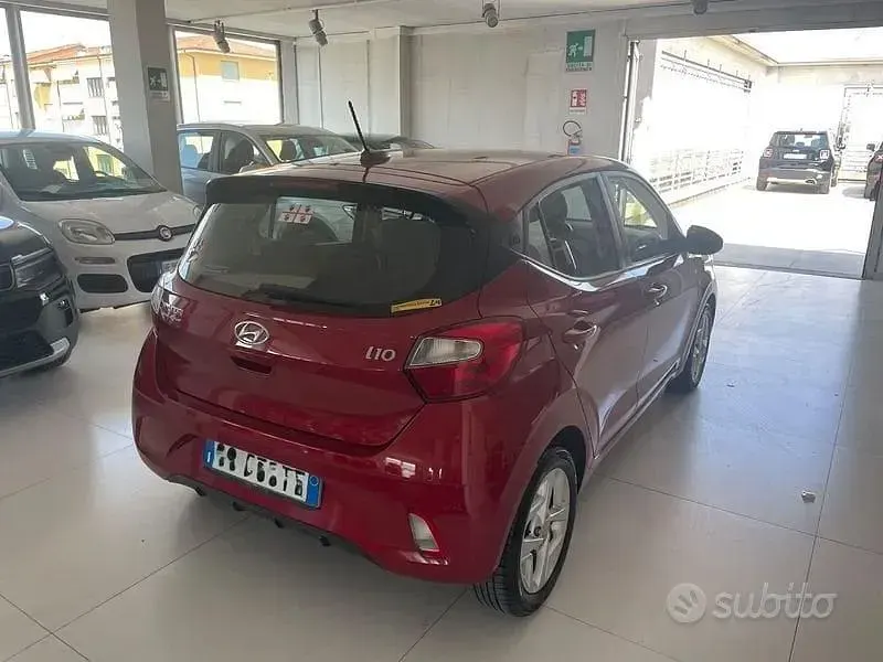 Usata Hyundai i10 67 CV (49 kW) 2021 Rosso Utilitaria